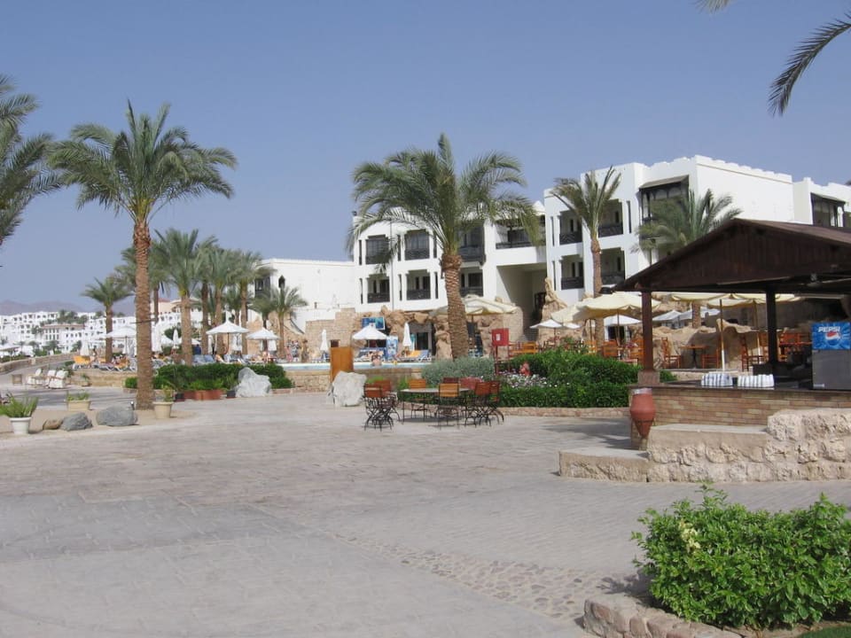 Zwischen Pool und Strand Sharm Resort