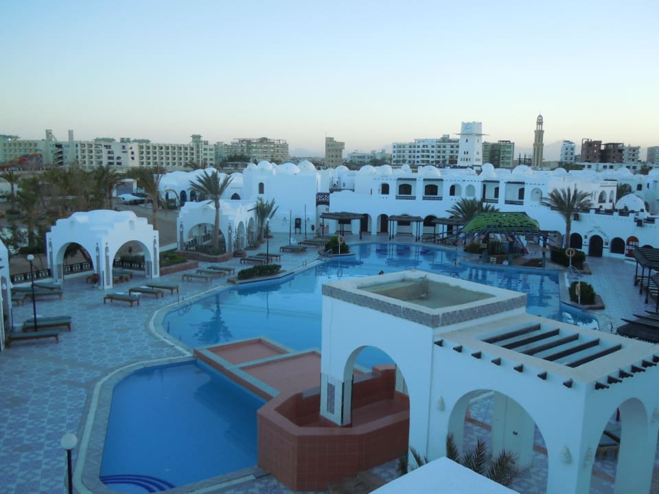 Gesamtansicht Pool Arabella Azur Resort