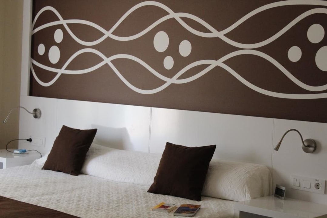 Bett, toll beleuchtet Playa Olid Suites & Apartments