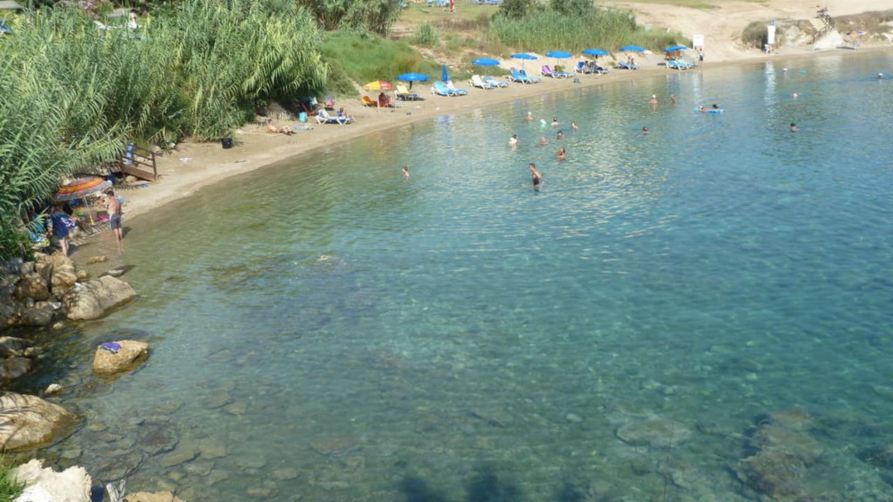 Strand Crystal Springs Beach Hotel