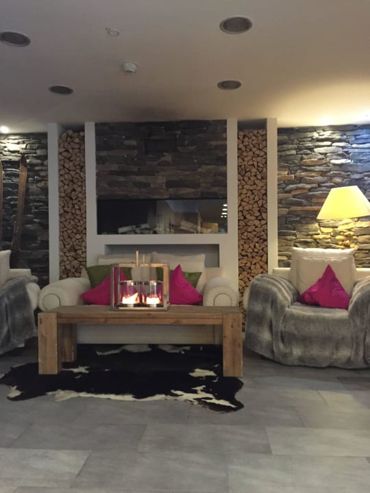 Lobby unten Alpine Resort Sportalm