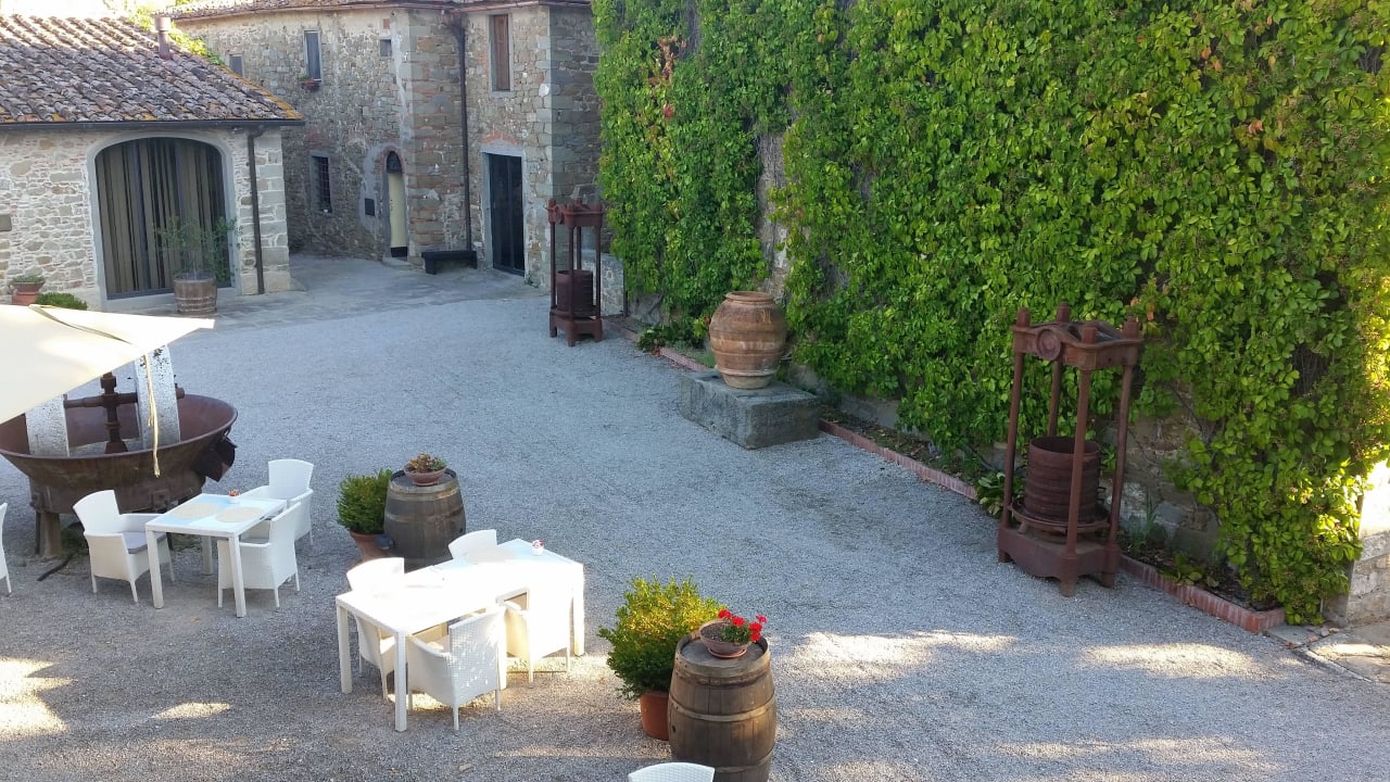 Blick v. Küchenfenster auf den Innenhof Hotel Fattoria Castelvecchi