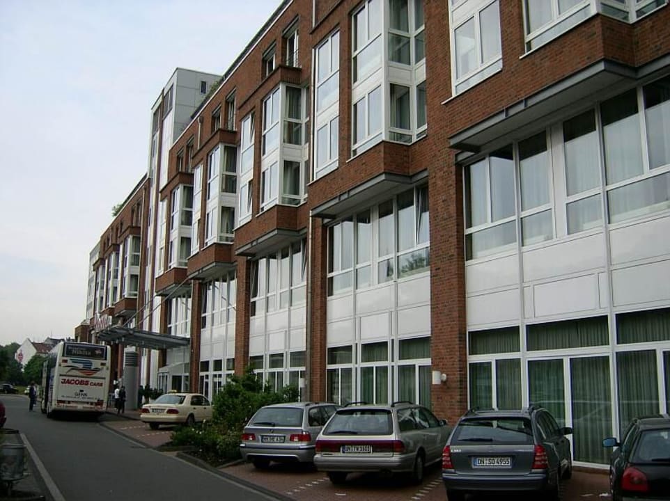 Hotelgebäude PLAZA Premium Köln