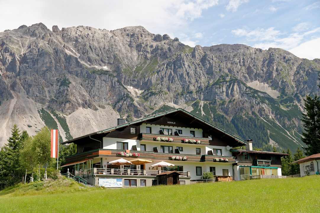 Außenansicht Kraftplatz am Dachstein - BioHotel Herold