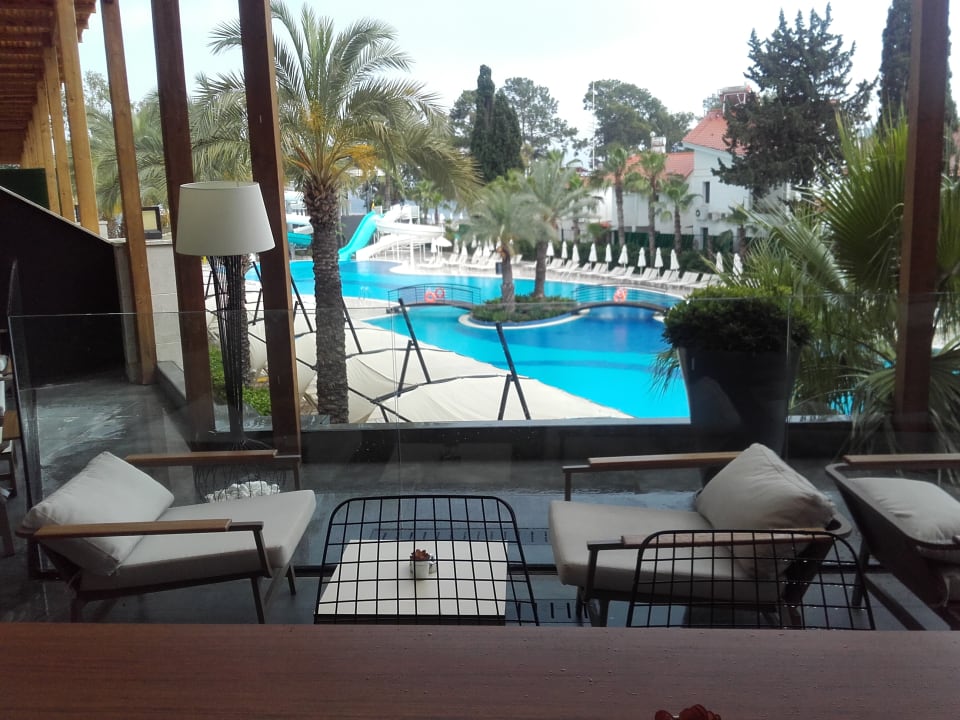 Auf den Pool DoubleTree by Hilton Antalya-Kemer