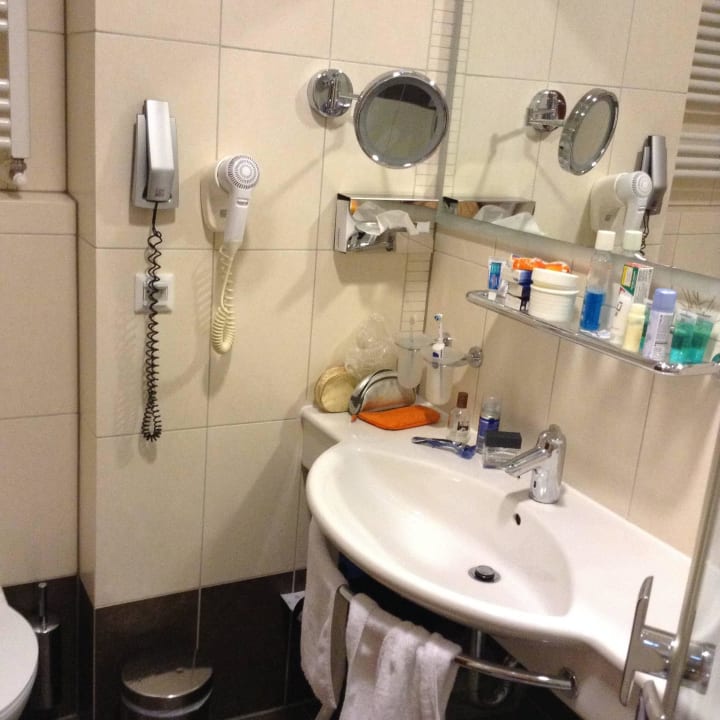 Bad Zimmer 207 Eurostars Queen of Montenegro