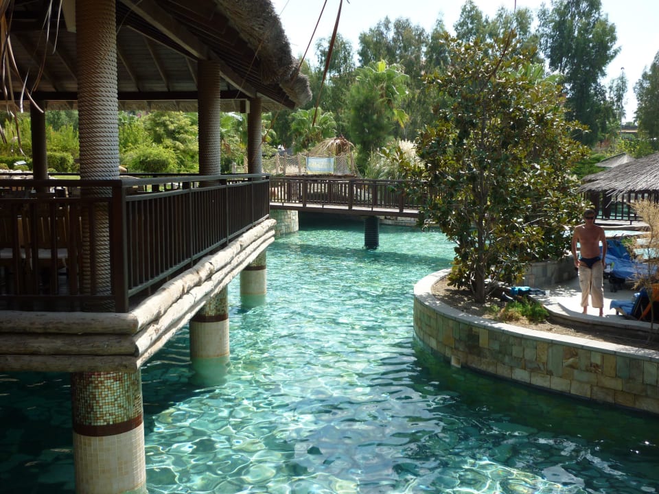 Amazon Waterworld Club Grand Side