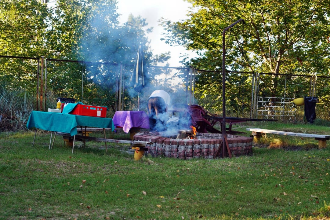 Kiełbaski się grillują Kurhotel Haus Grunwald