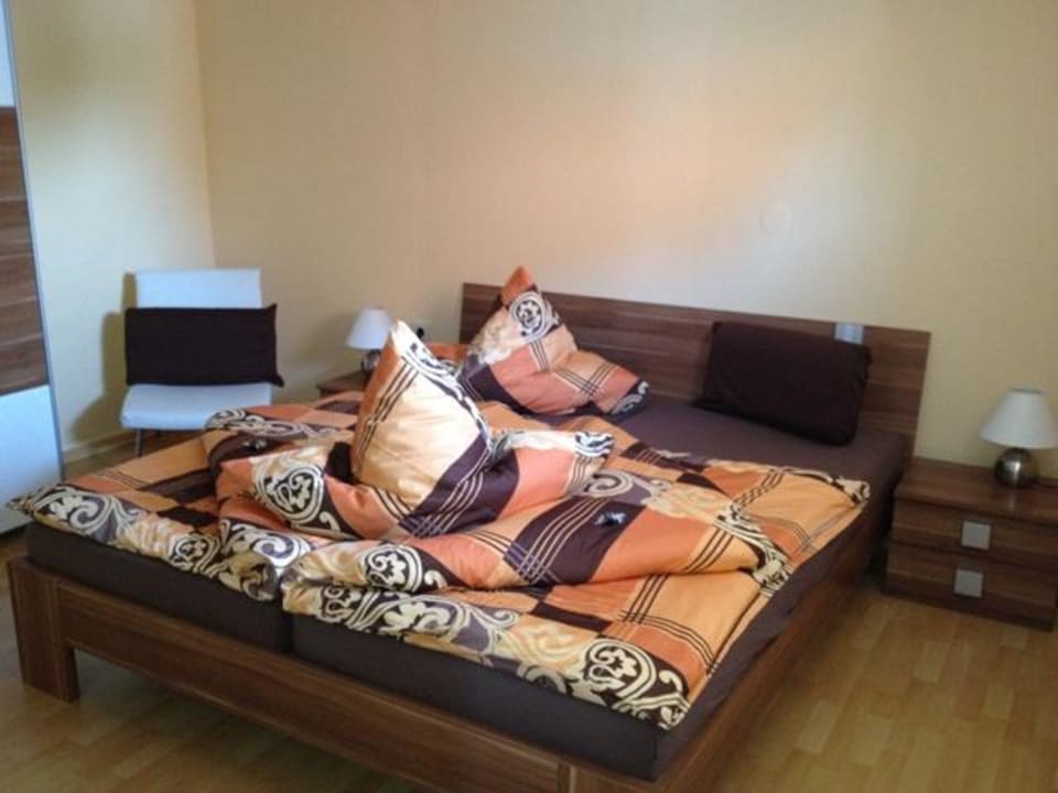 Großes Schlafzimmer Ferienwohnung Puschel