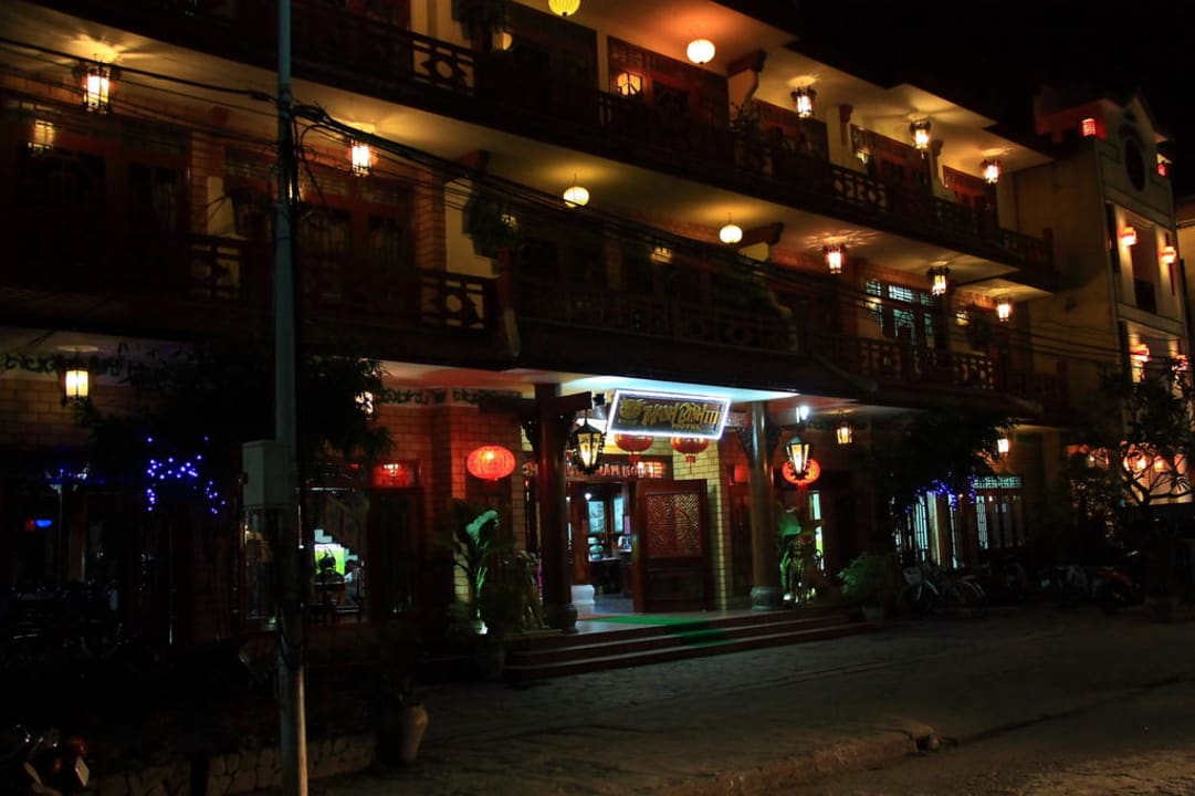 Außenansicht bei Nacht Hotel Serene Thanh Binh III