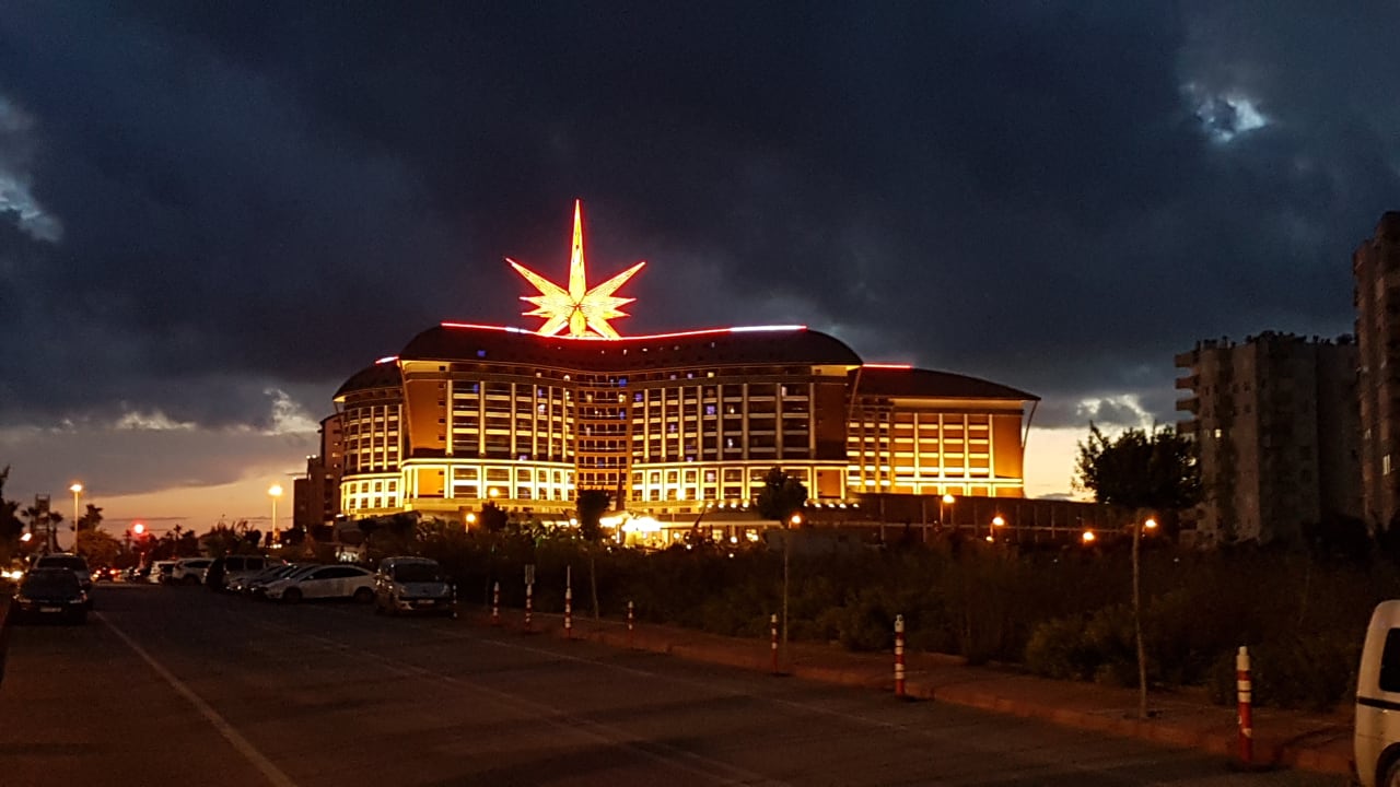 Außenansicht Royal Seginus