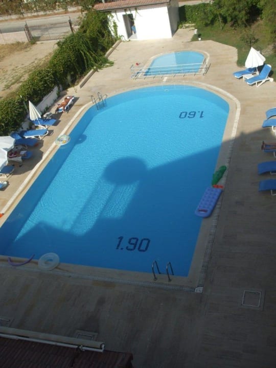 Pool Hotel Side Center