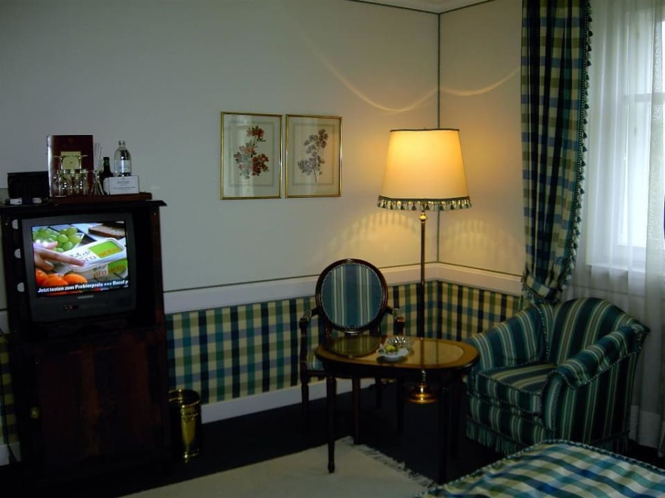 Hotel Sacher, Salzburg, Standard-Zimmer Nr. 422, zur Straße Hotel Sacher