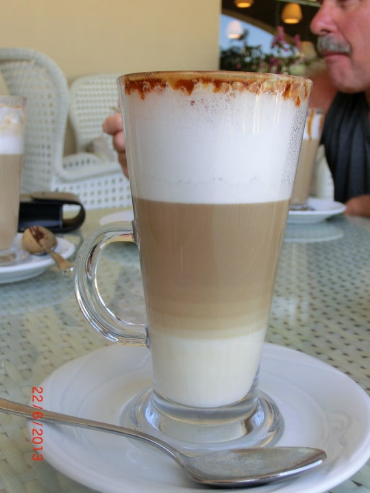 Lecker latte Paloma Oceana