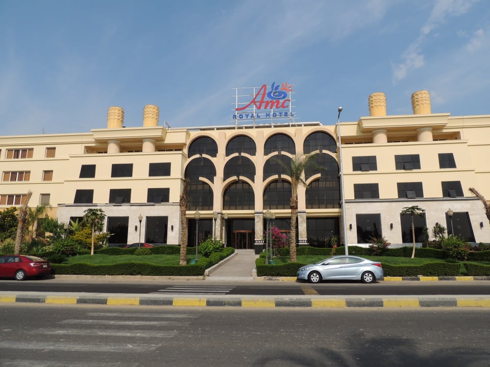 Наш отель AMC Royal Hotel & SPA