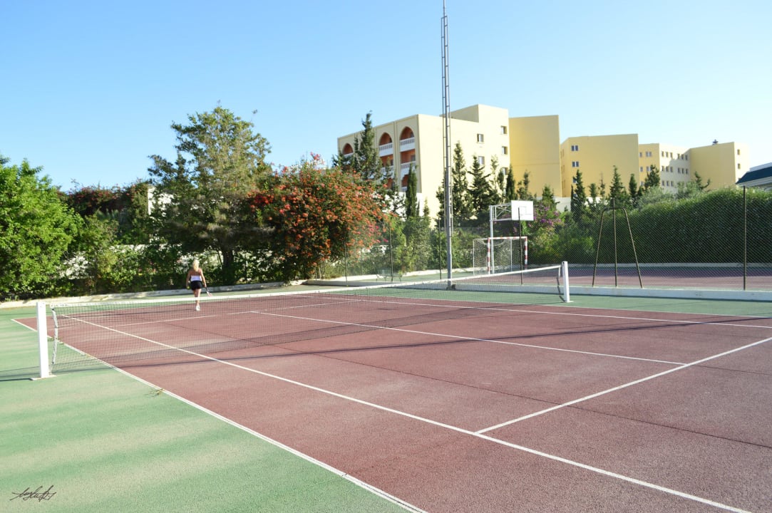 Tennisplatz Hotel El Mouradi Palm Marina