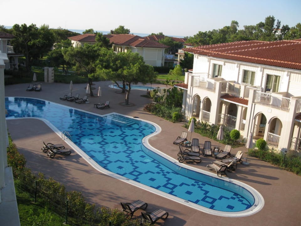 Pool der Wohngebäude 23&25 Güral Premier Tekirova
