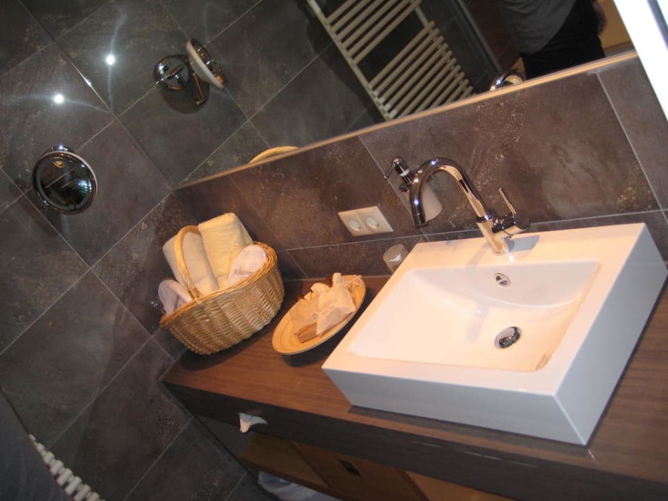 Bad ZimmerTyp B Hotel Konradin