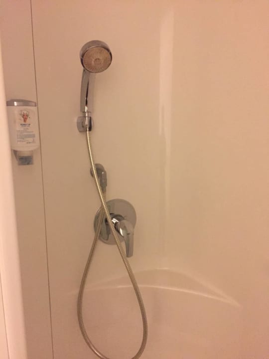 Dusche ibis budget Hotel München Putzbrunn