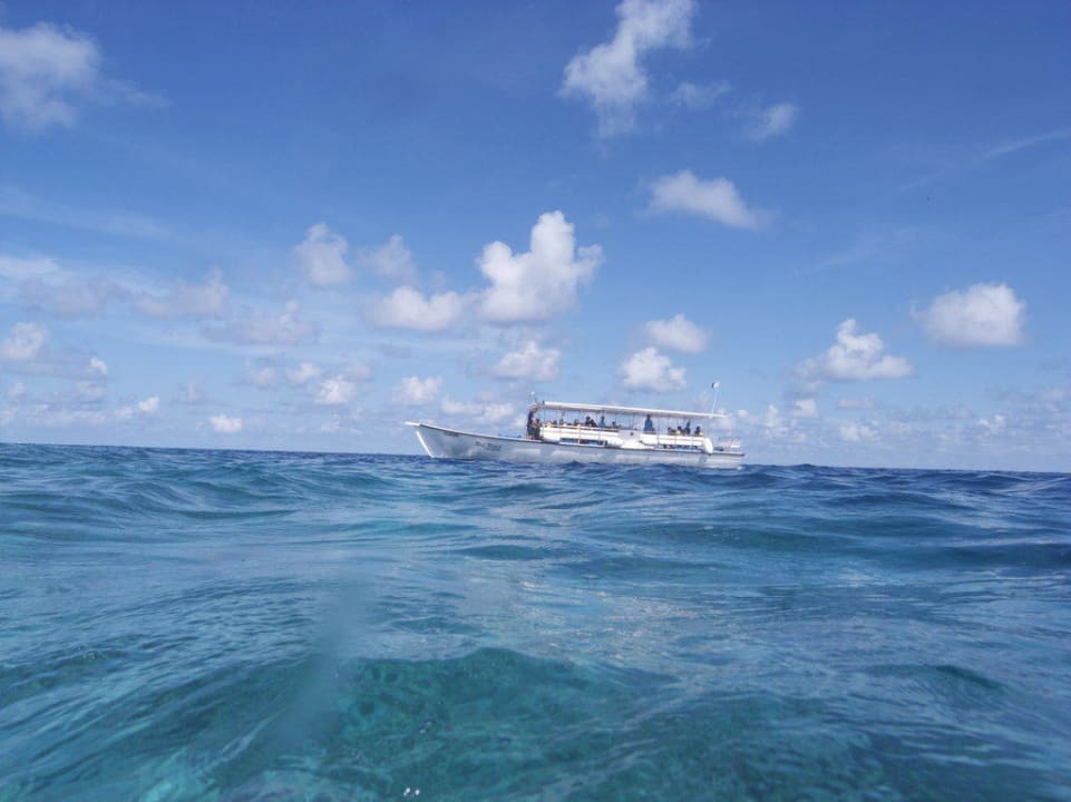 Tauchboot Kuramathi Maldives