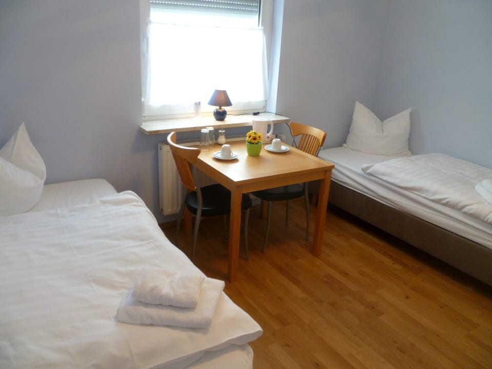Zweibettzimmer  Gästehaus Schmitt