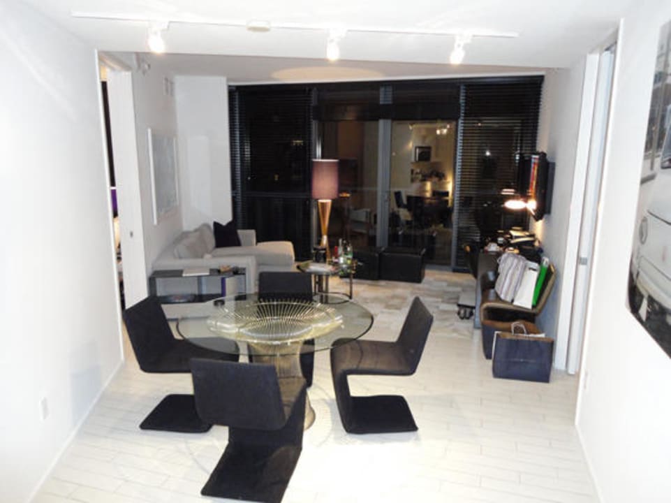 Suite 1111 W South Beach