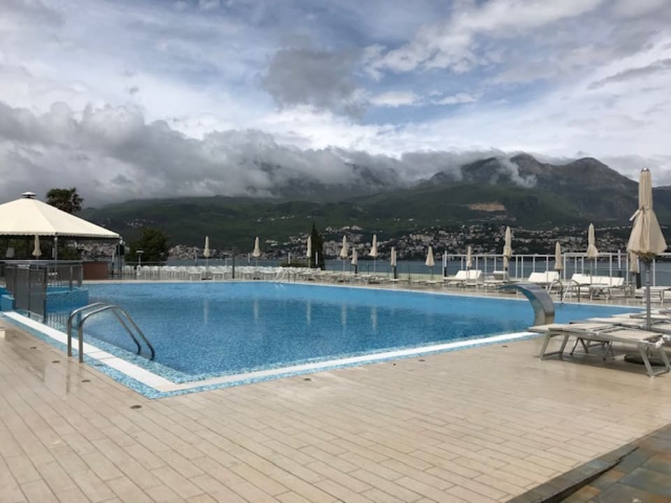 Pool Iberostar Waves Herceg Novi