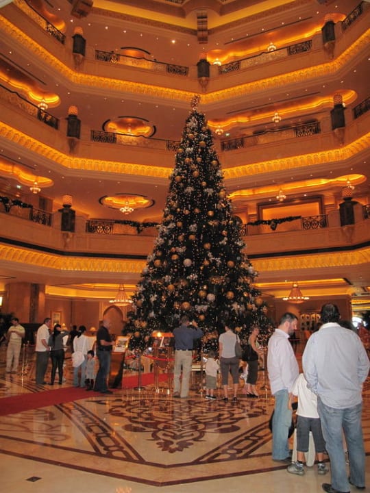 Weihnachtsbaum Emirates Palace Mandarin Oriental