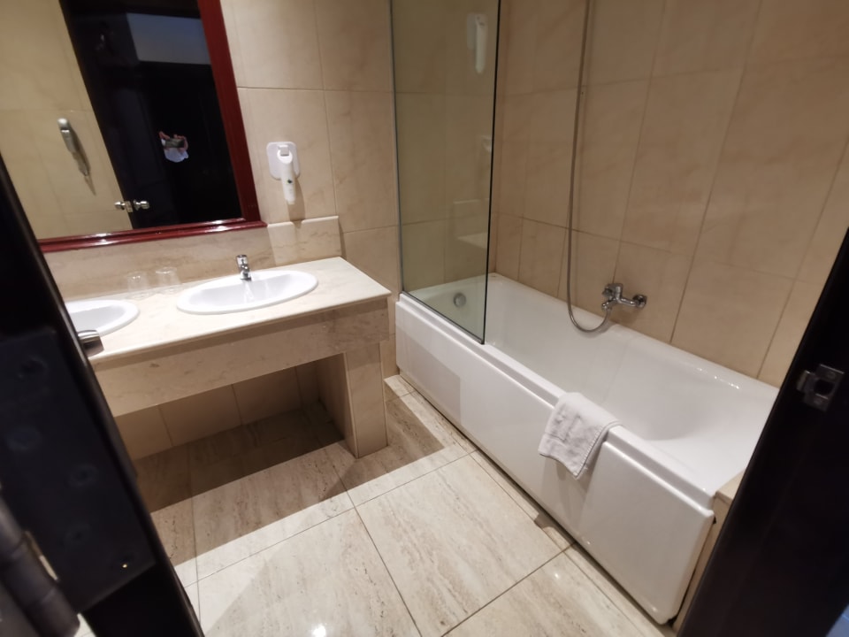 Zimmer Sandy Beach Resort