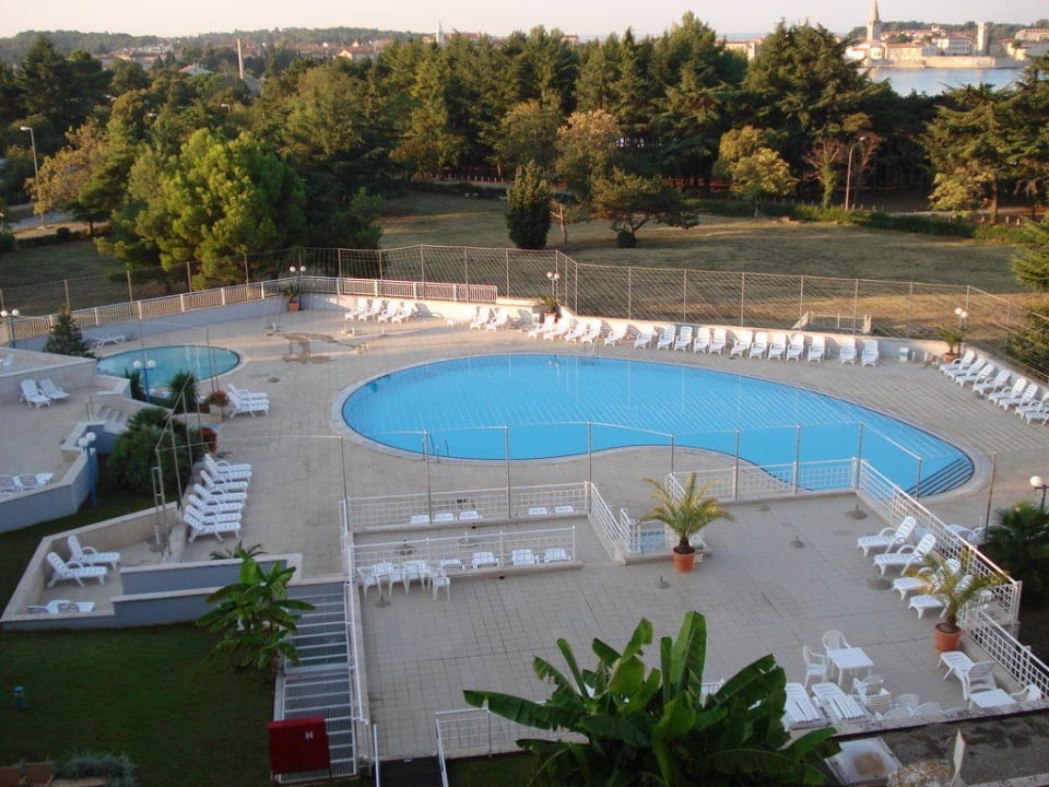 Pool vom Zimmer aus Valamar Parentino Hotel
