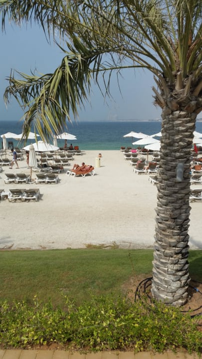 Aussicht auf Strand von Gartenanlage  Rixos Bab Al Bahr