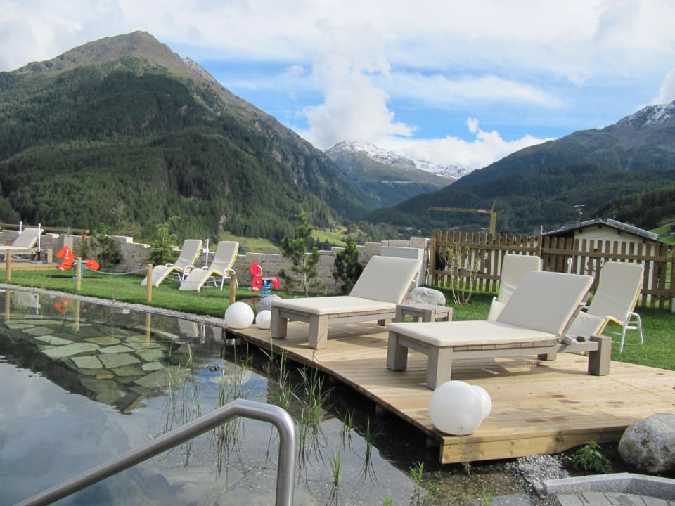 Neugeschaffener Außenbereich Alpengasthof Grüner