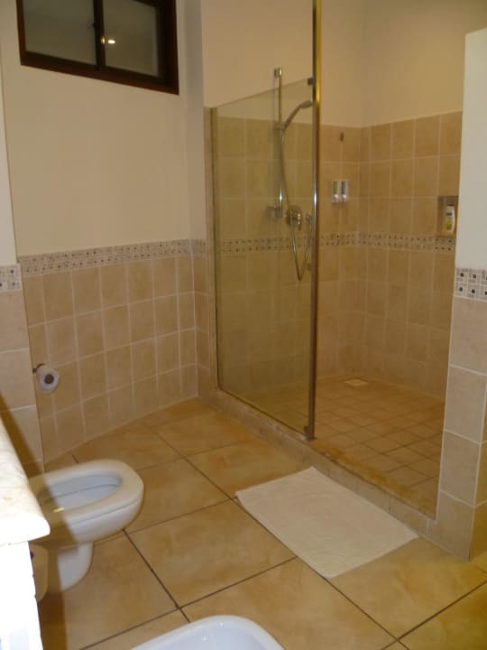 Bad Baobab Beach Resort & Spa