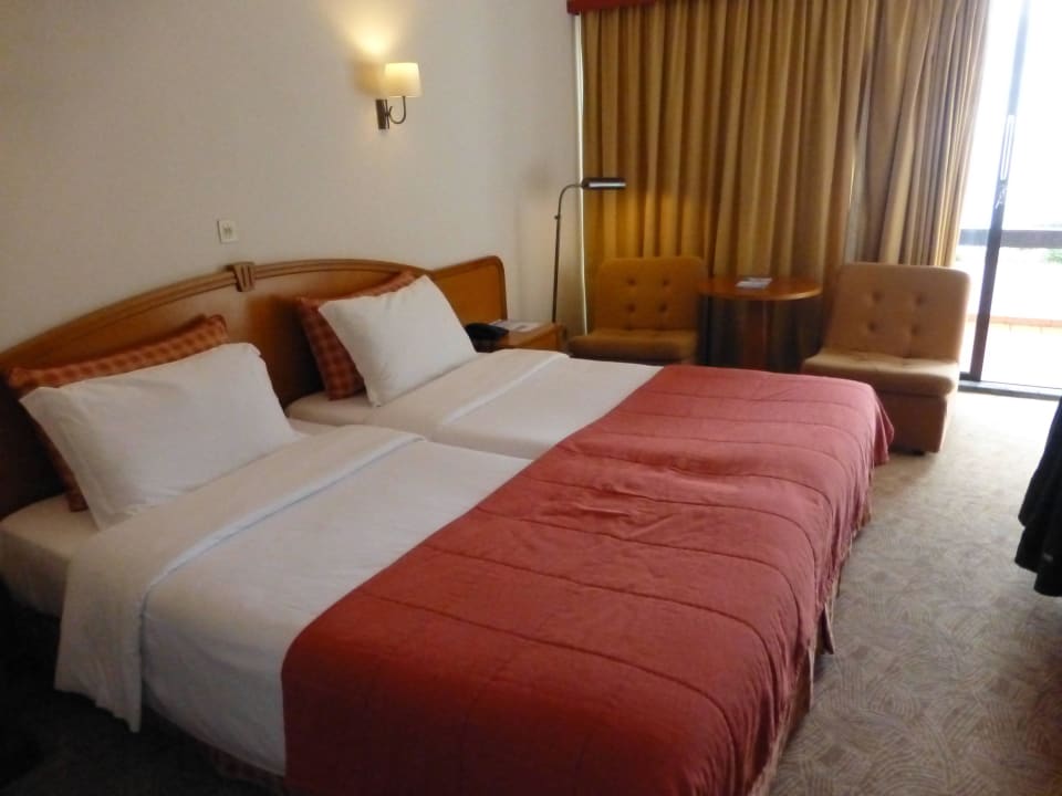 Doppelbett Caloura Hotel Resort