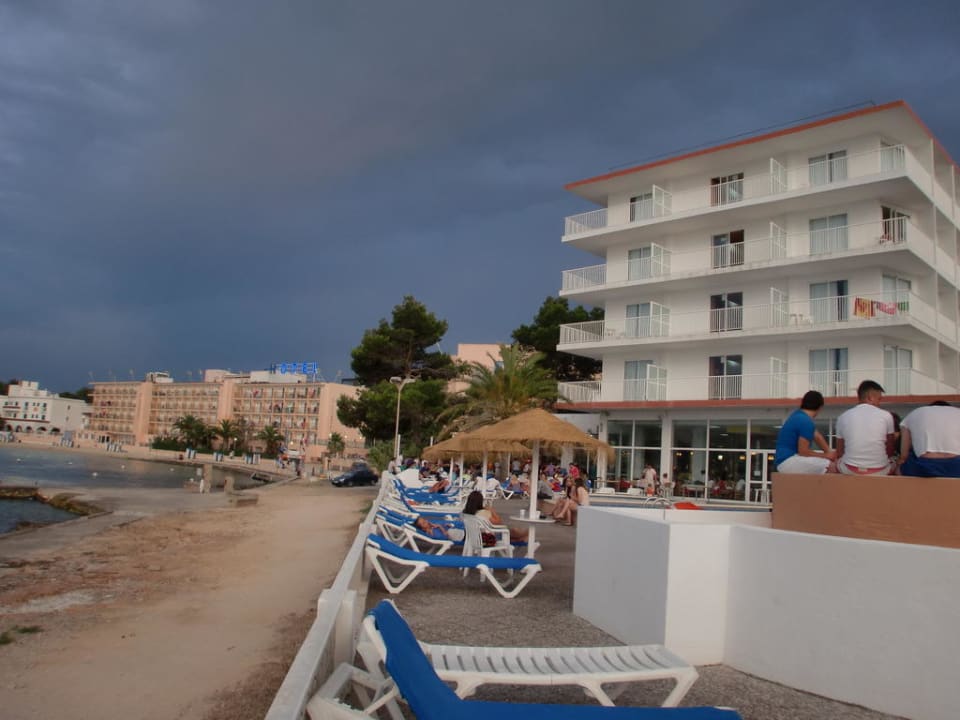 Hotel, Pool und Strand azuLine Hoteles Mar Amantis & II