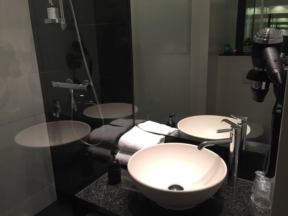 Badezimmer Motel One Wien-Staatsoper