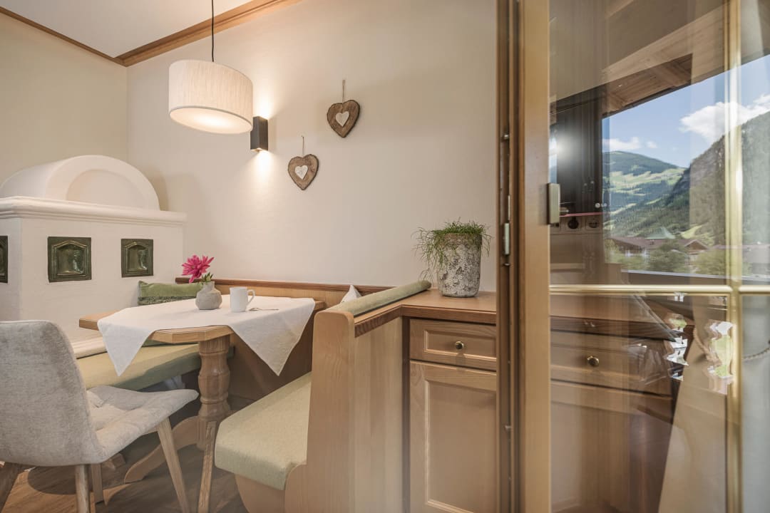 Zimmer Apparthotel Bergkristall