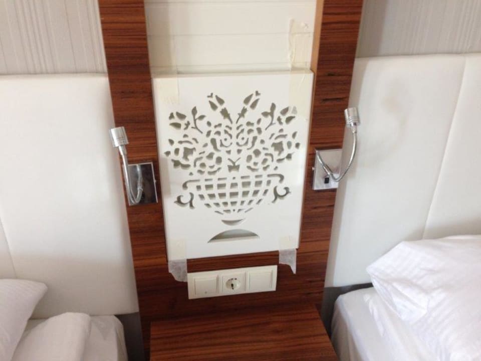 Verkleidung mit Klebeband fixiert Port Nature Luxury Resort & Spa