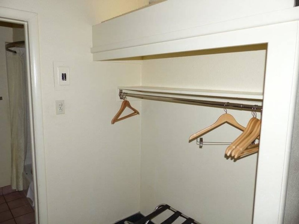 Garderobe mit Kofferablage Rodeway Inn Page Near Lake Powell