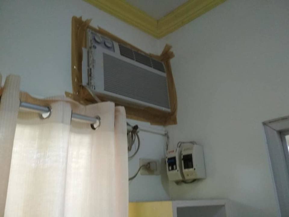 Trzeszcząca klimatyzacja Guesthouse Bambooze Hauz