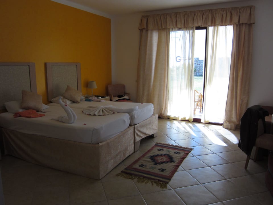 Riesig das Zimmer 1051 Hotel Gorgonia Beach Resort