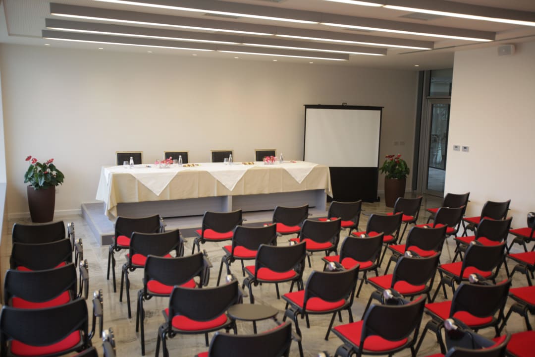 Conference Room Best Western Premier Ark Hotel