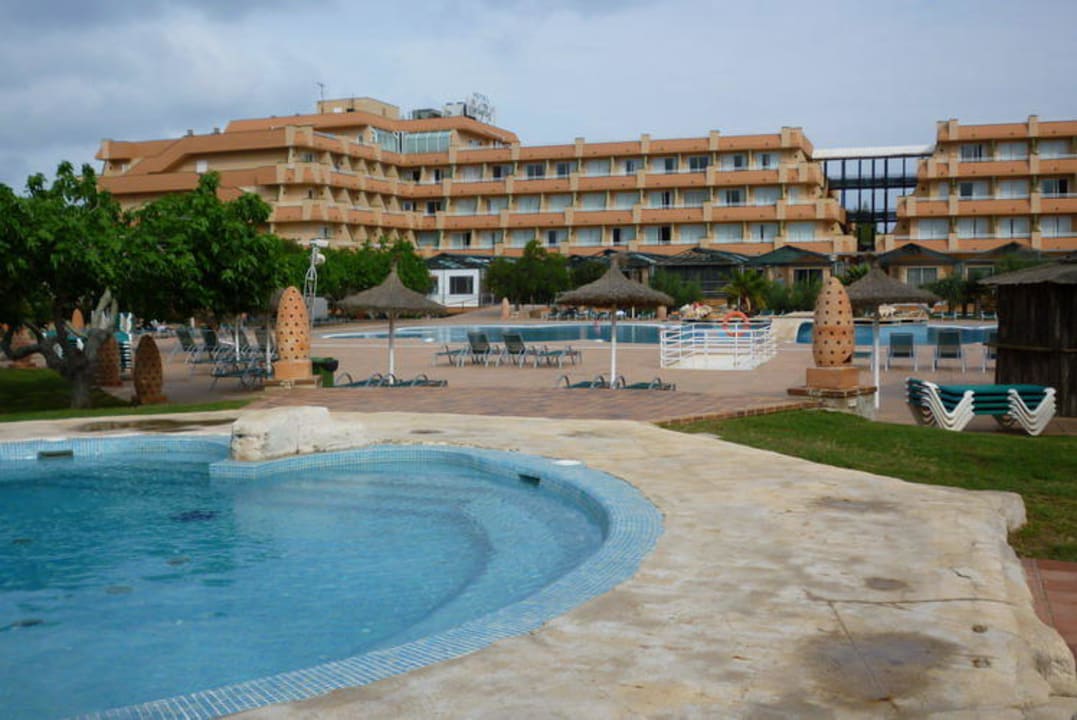 Hotelansicht von der Poolseite Hotel Mariant Park