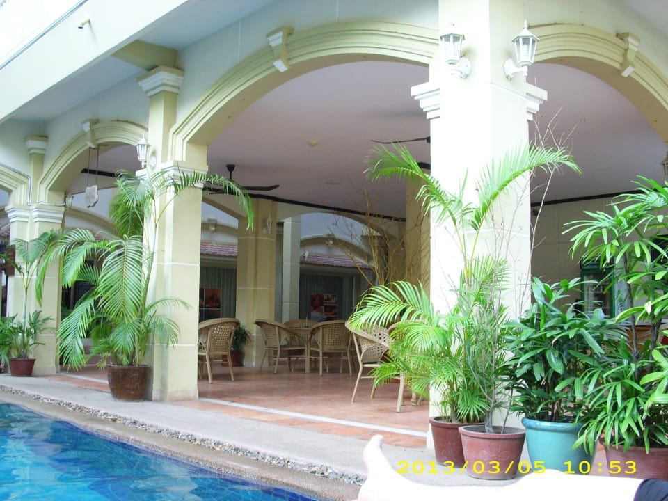 Blickrichtung Poolbar Hotel Casa Angkor