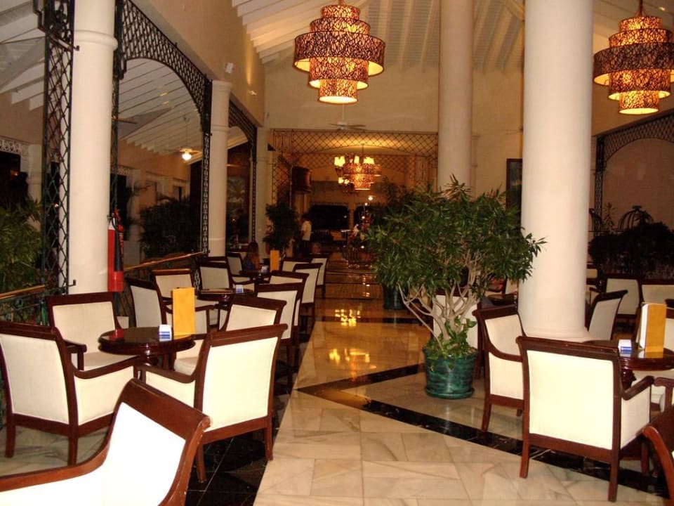 Lobby Bar "Capuccino" Bahia Principe Luxury Esmeralda