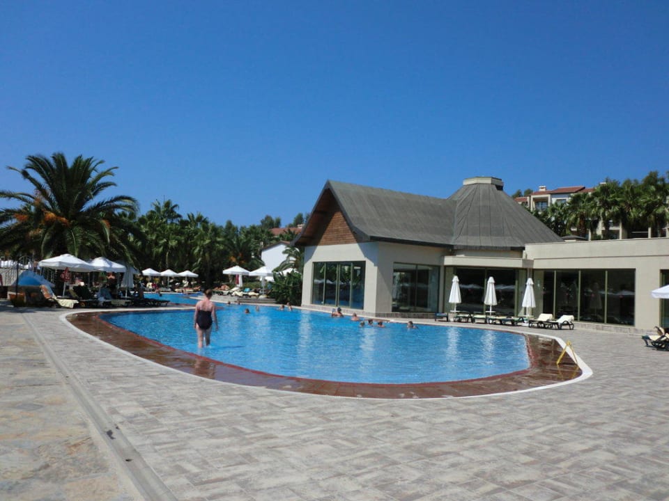 Pool Arum Barut Collection