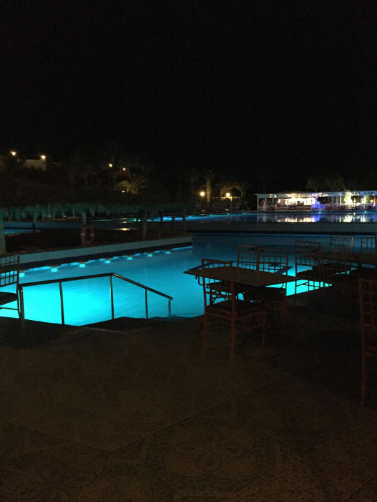 Pool bei Nacht Arabia Azur Resort
