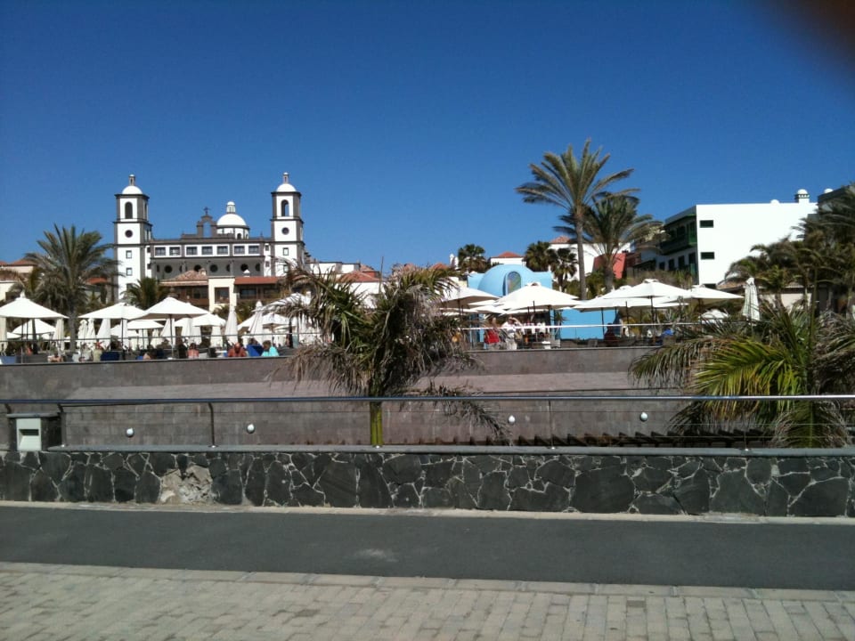 Ansicht von der Strandpromenade Lopesan Villa del Conde Resort & Thalasso