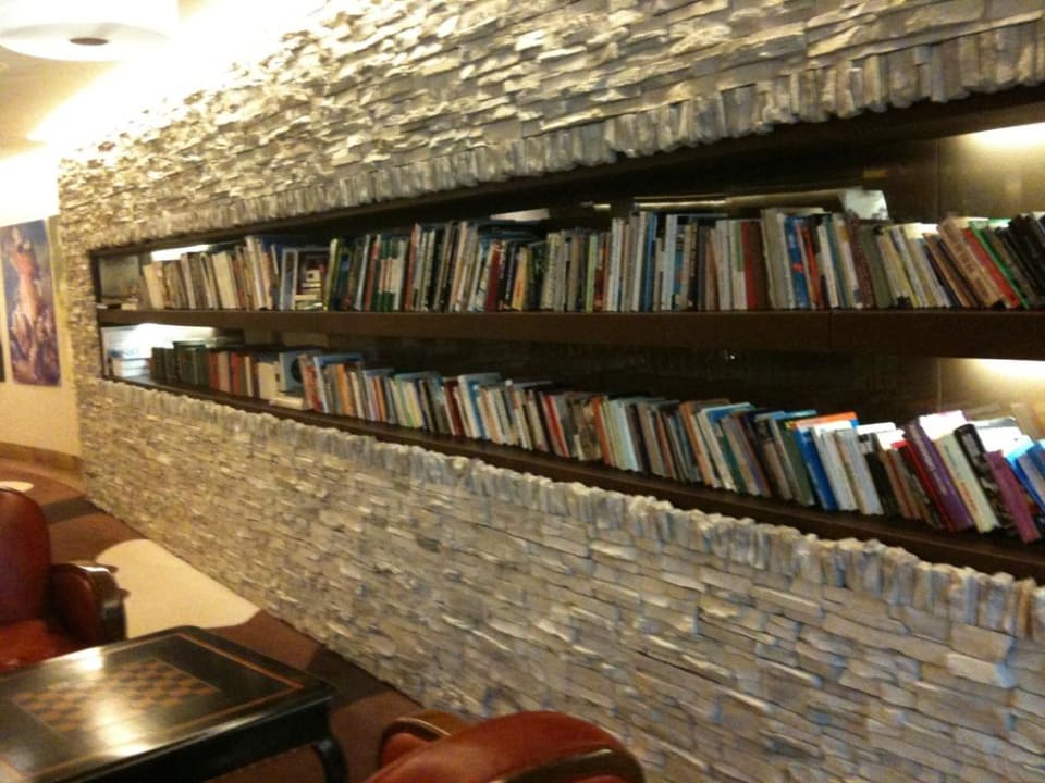 Lobby im 1. OG The Alpine Palace