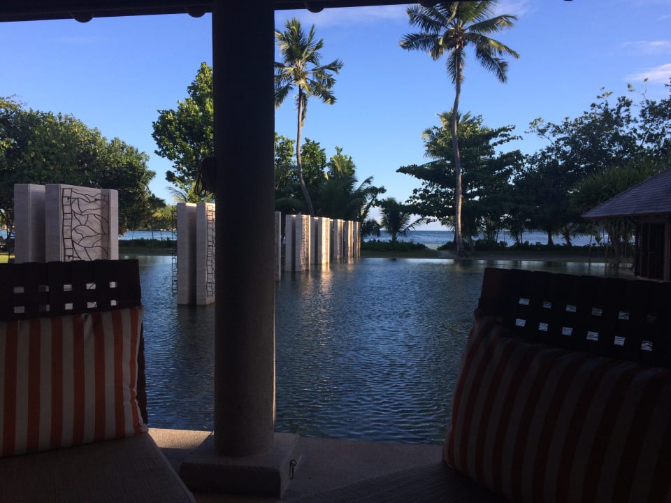 Pool Constance Ephelia